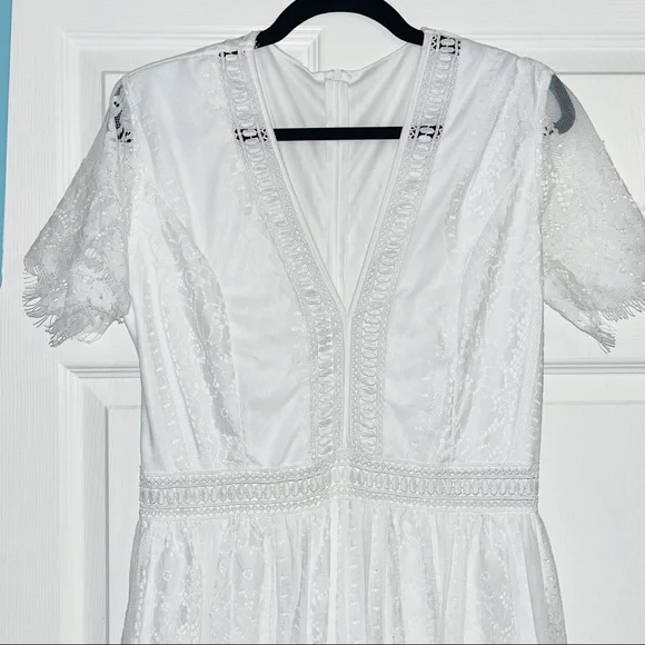 Lace Hollow-Out V Neck White Flowy Maxi Dress Lace Boho size medium - Picture 2 of 4